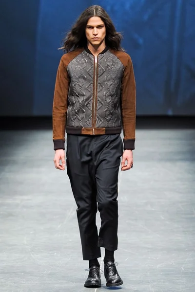 Look 1
